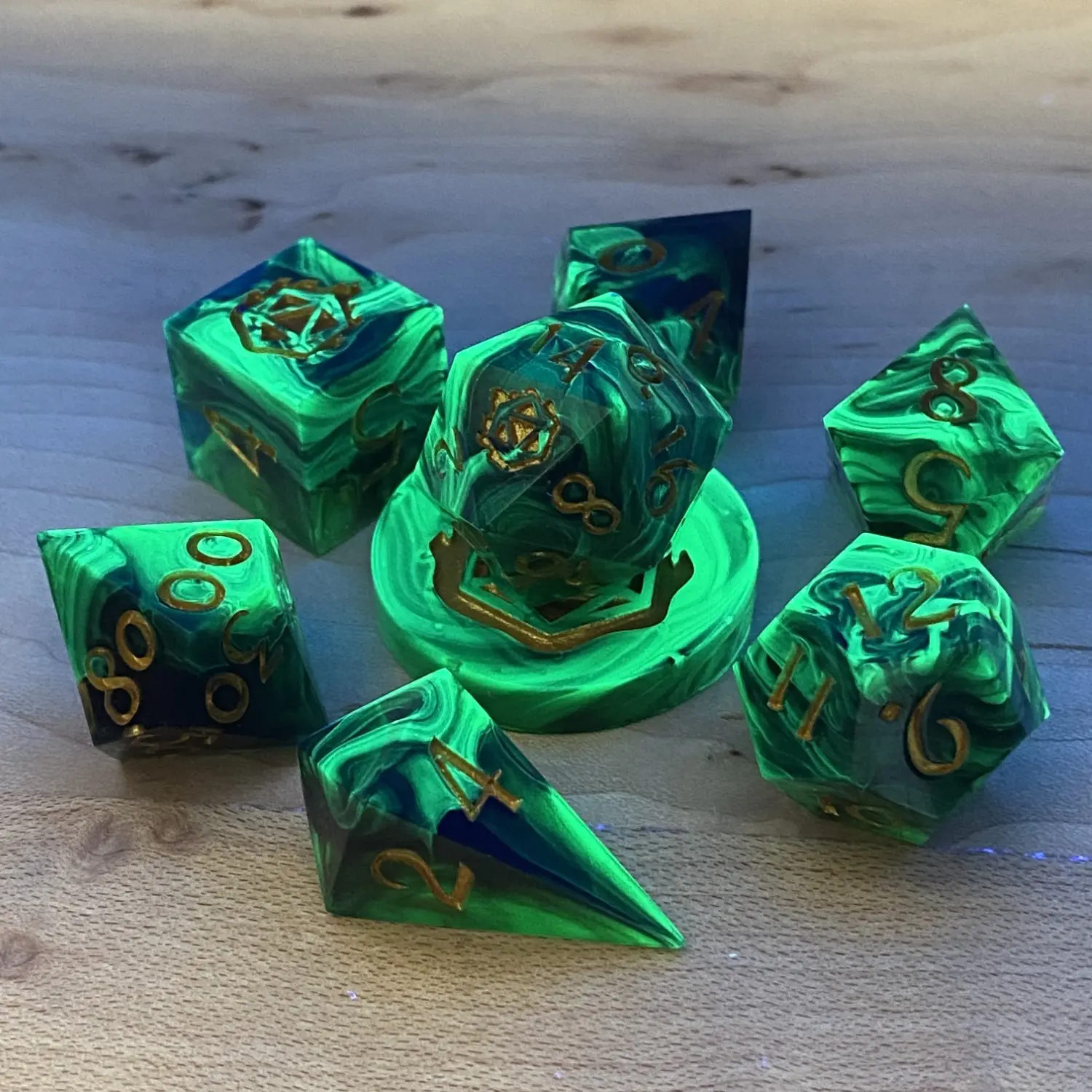 Contagion - Glows in Blacklight D6 - Image 3